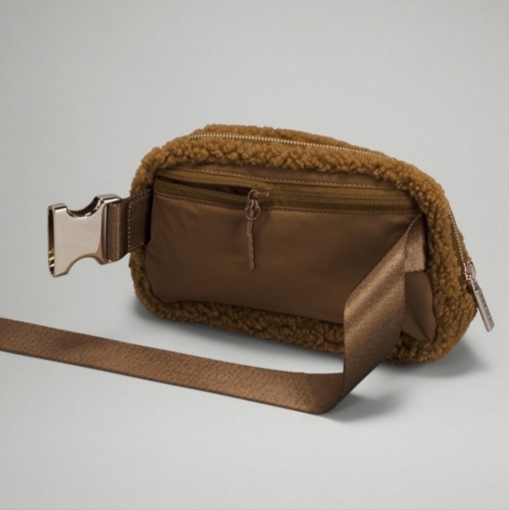 Lululemon Athletica Everywhere Fleece Belt Bag (Burnt Caramel) NWT - Picture 3 of 7